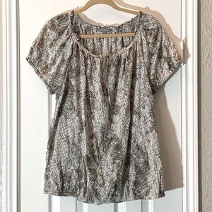 Daisy Fuentes Olive and Cream Blouse